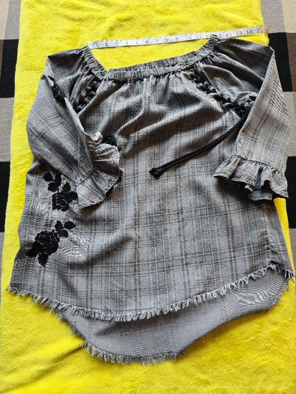 Standard Grace Grey Plaid Ruffle Hem BOHO Blouse 100% Lyocell large